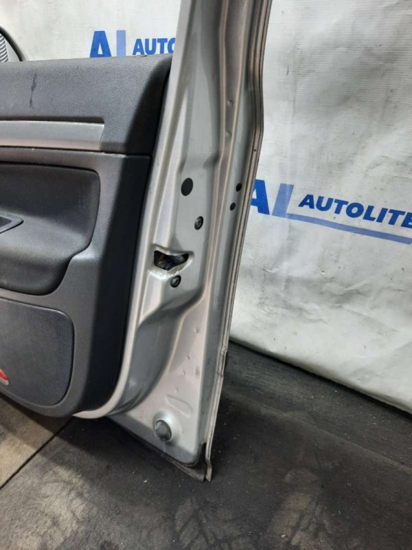 Дверь передняя правая Skoda Octavia 1Z купить в России