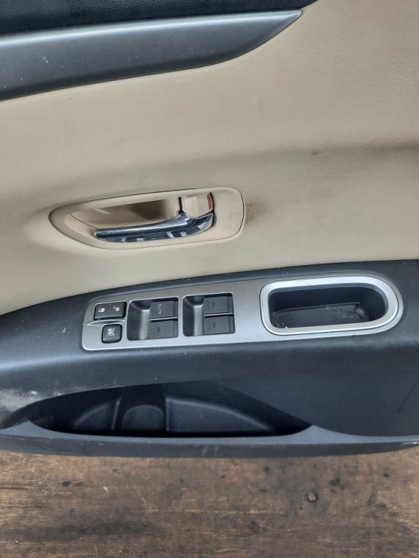 Дверь передняя правая Subaru Tribeca купить в России