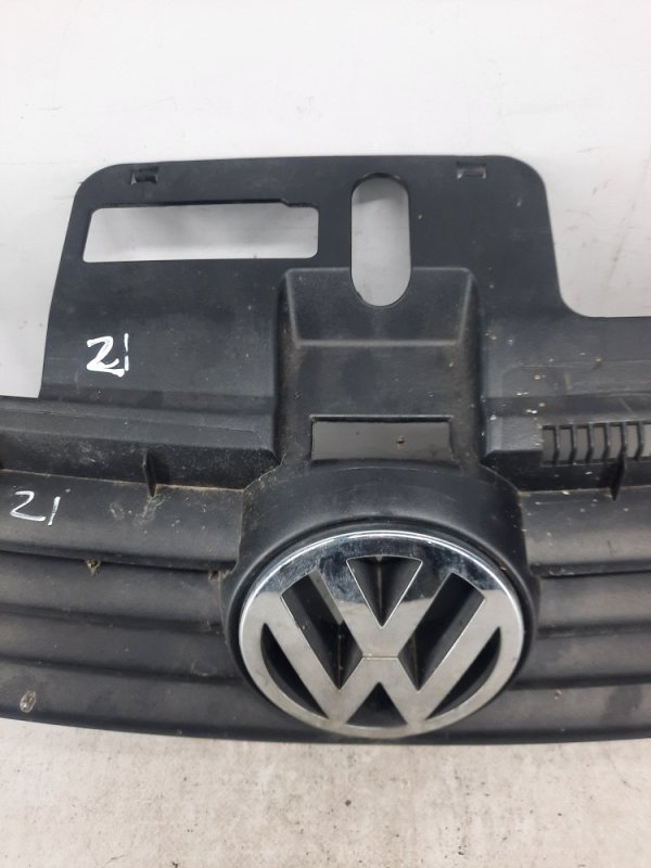 Решетка радиатора Volkswagen Polo 4 купить в России