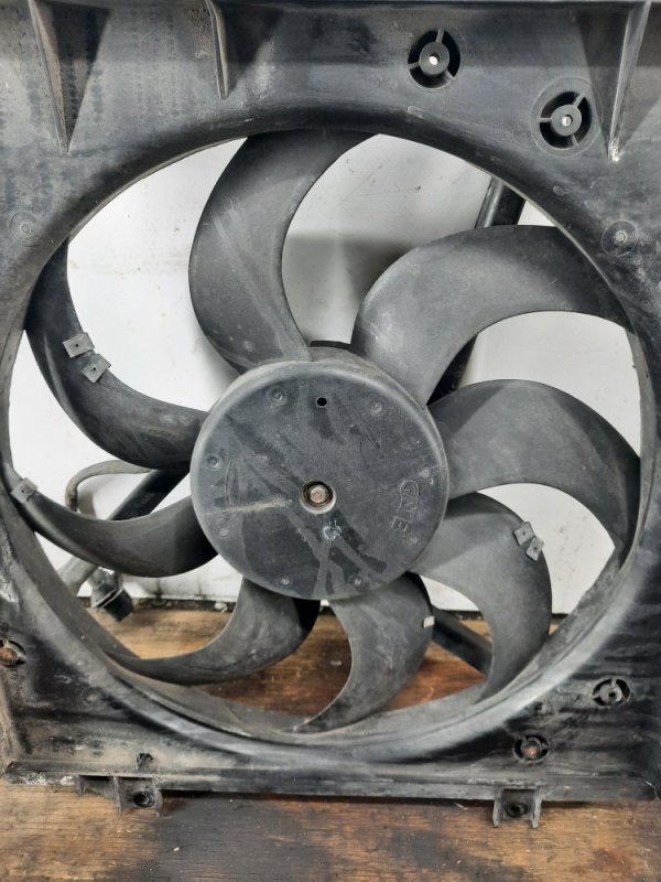 Вентилятор радиатора основного Volkswagen Polo 4 купить в России