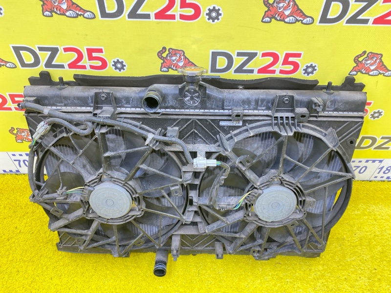 Радиатор основной передний Nissan Serena GFC27 MR20DD 5208 21410
