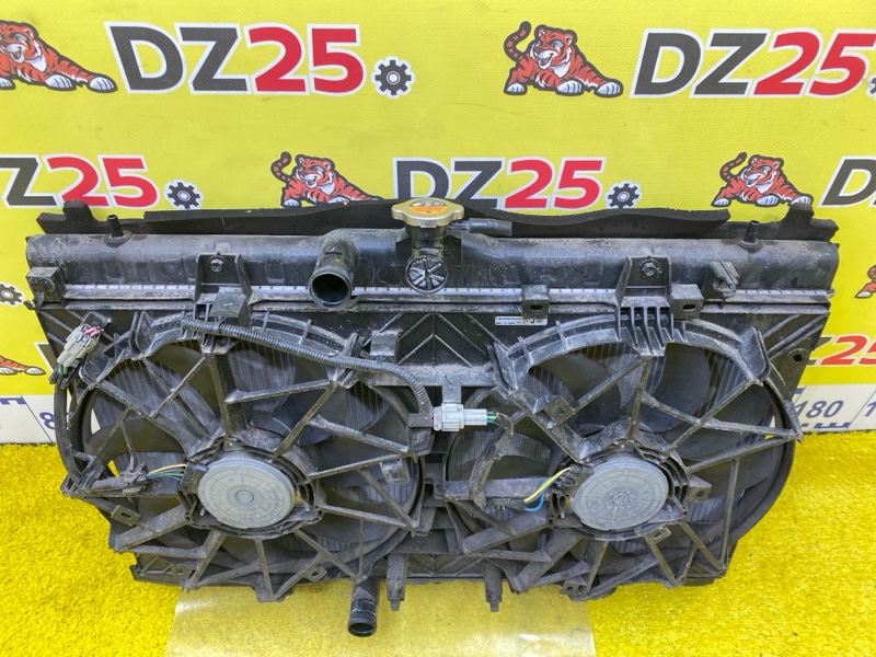 Радиатор основной передний Nissan Serena GFC27 MR20DD 5213 21410