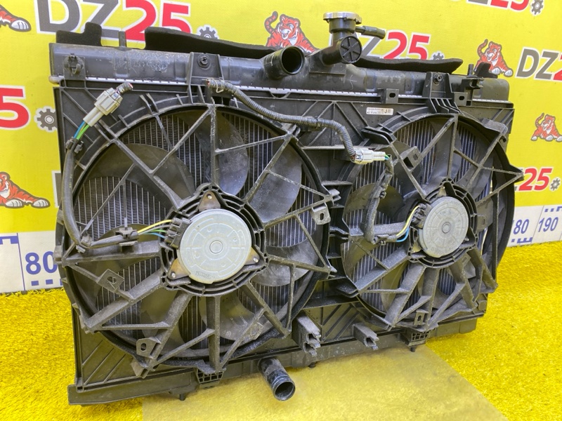 Радиатор основной передний Nissan Serena GFC27 MR20DD 5209 21410