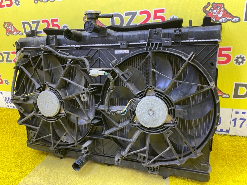 Радиатор основной передний Nissan Serena GFC27 MR20DD 5209 21410