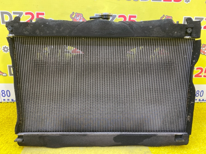 Радиатор основной передний Nissan Serena GFC27 MR20DD 5209 21410