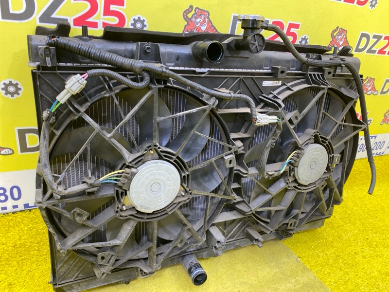 Радиатор основной передний Nissan Serena CFC27 MR20DD 5210 21410