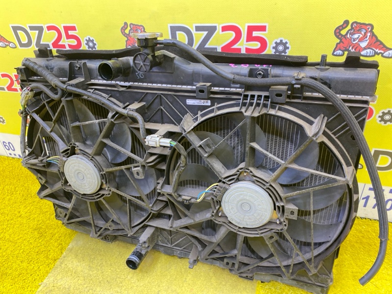 Радиатор основной передний Nissan Serena CFC27 MR20DD 5210 21410