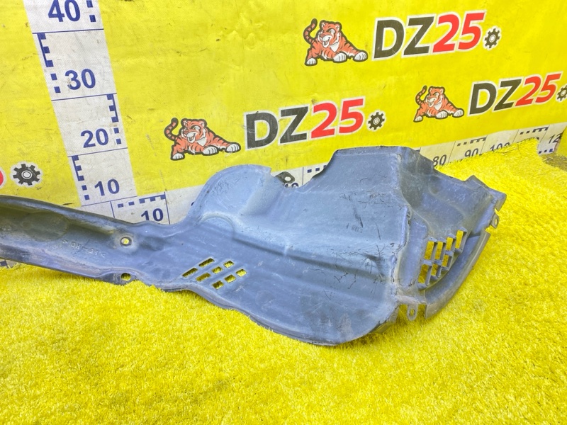 Подкрылок передний левый Toyota Town Ace Noah SR50G 3SFE 5564 53