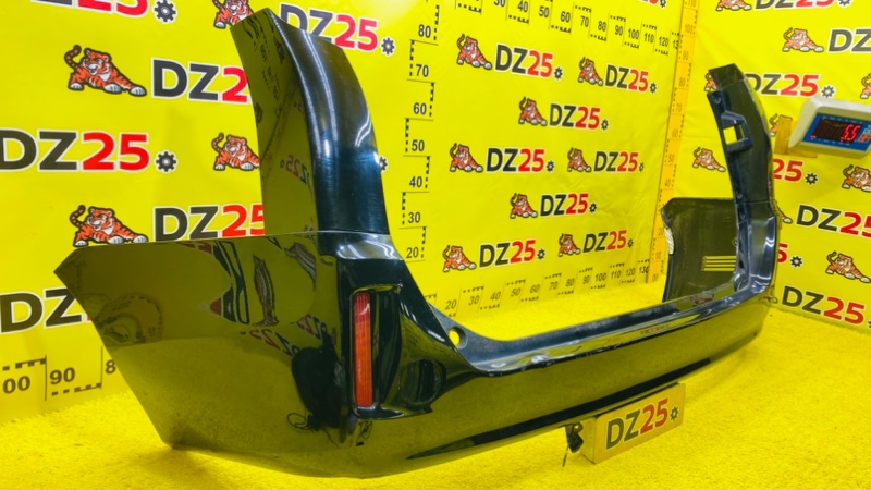 Бампер задний Toyota Esquire ZRR85G 3ZRFAE 5528 5215928620C0