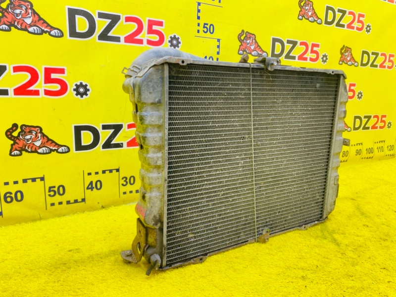 Радиатор основной передний Toyota Hiace LH114 2L 5657 1640054760