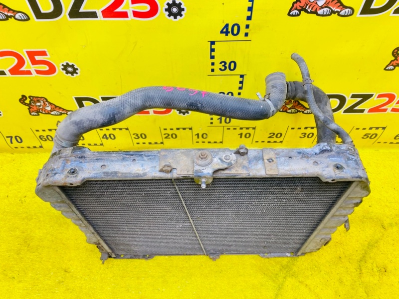 Радиатор основной передний Toyota Hiace LH114 2L 5657 1640054760