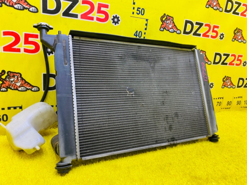 Радиатор основной передний Toyota Wish ZNE10 1ZZFE 5664 16400221