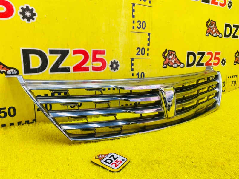 Решетка радиатора передняя Toyota Premio ZRT265 2ZRFE 5665 53111