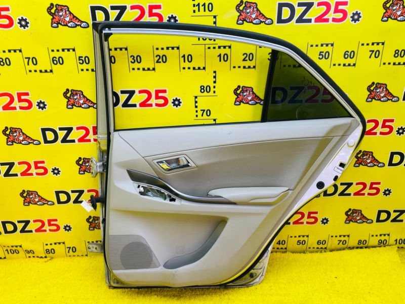 Дверь боковая задняя правая Toyota Premio ZRT265 2ZRFE 5665 6700