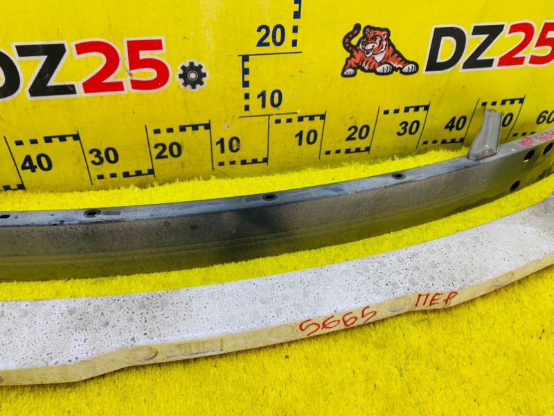 Жесткость бампера передняя Toyota Premio ZRT265 2ZRFE 5665 52021