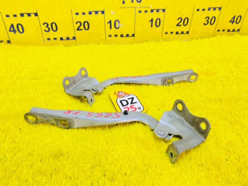 Петля капота передняя Toyota Premio ZRT265 2ZRFE 5665 5341020360