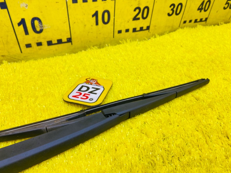 Дворник 5-й двери задний Toyota Premio ZRT265 2ZRFE 5665 8524148