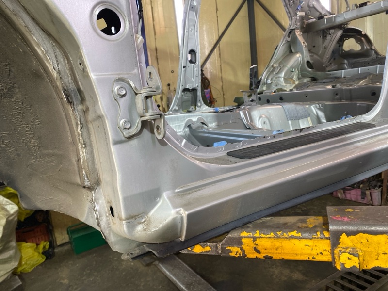 Порог кузова передний левый Toyota Premio ZRT265 2ZRFE 5665 6131