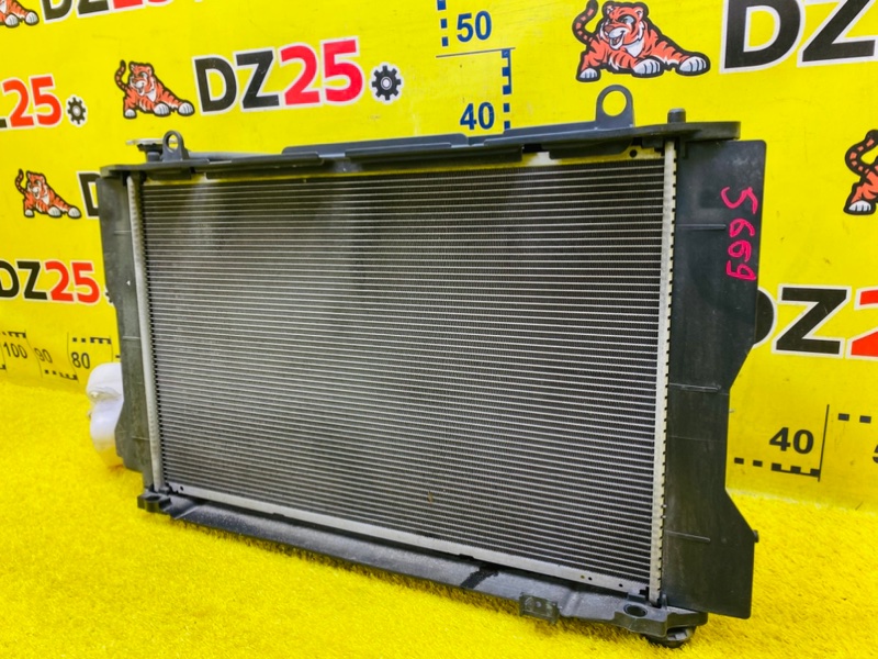 Радиатор основной передний Toyota Wish ZGE20W 2ZRFAE 5669 164102