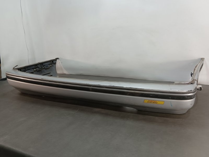 Бампер задний Toyota Crown GS130 52153-30050