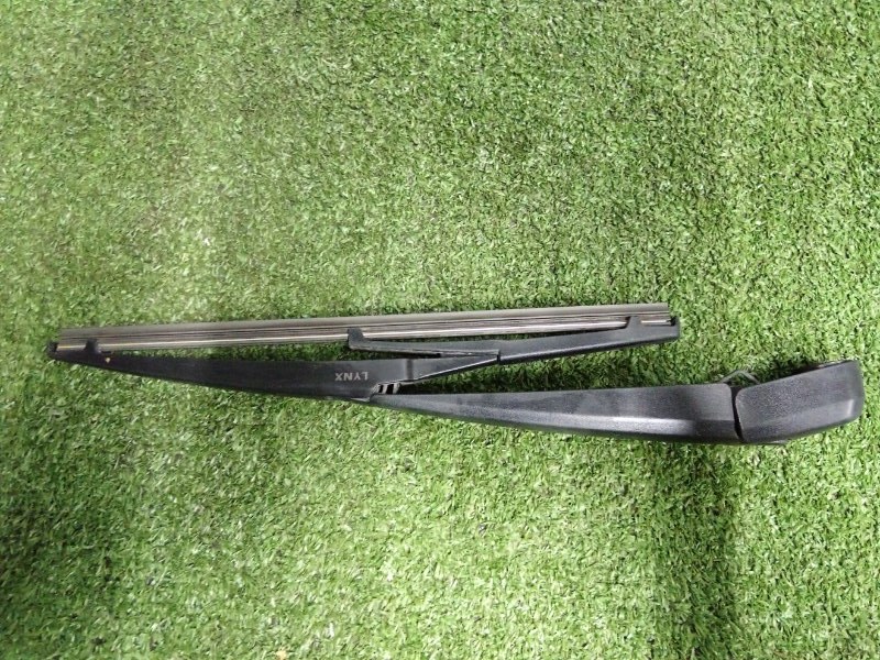 Поводок стеклоочистителя багажника