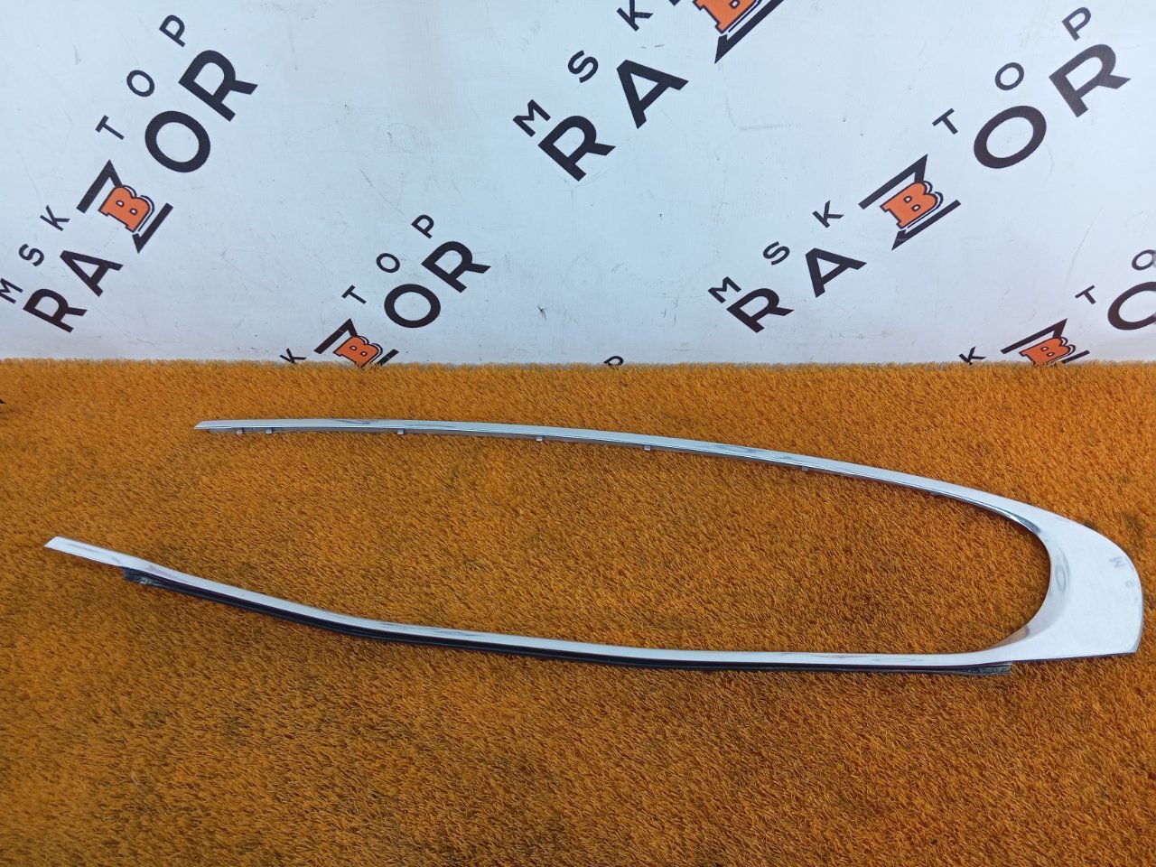 Уплотнитель стекла двери