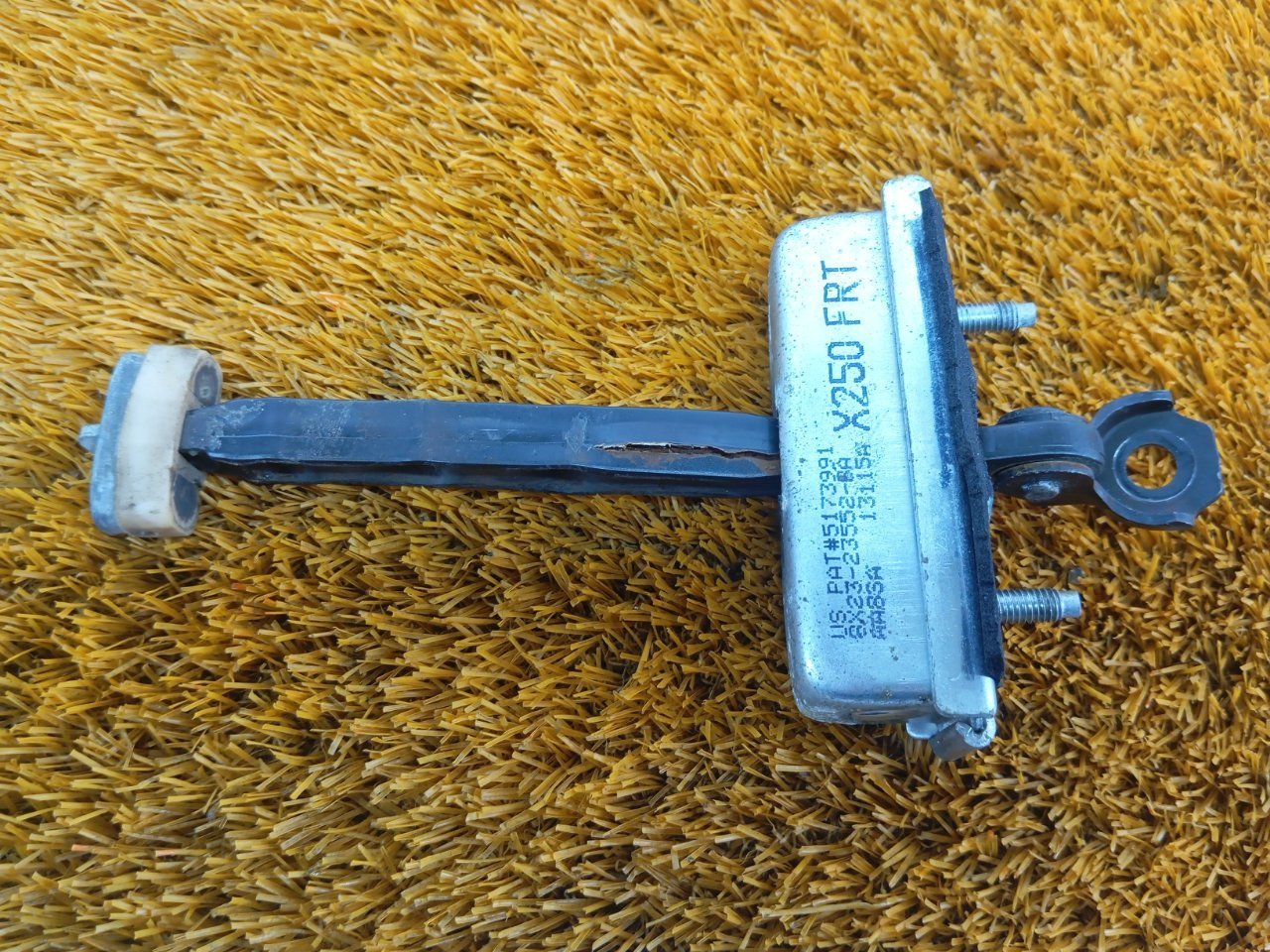 Ограничитель двери