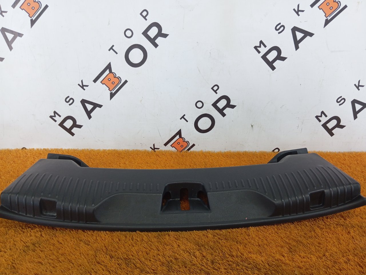 Накладка крышки багажника