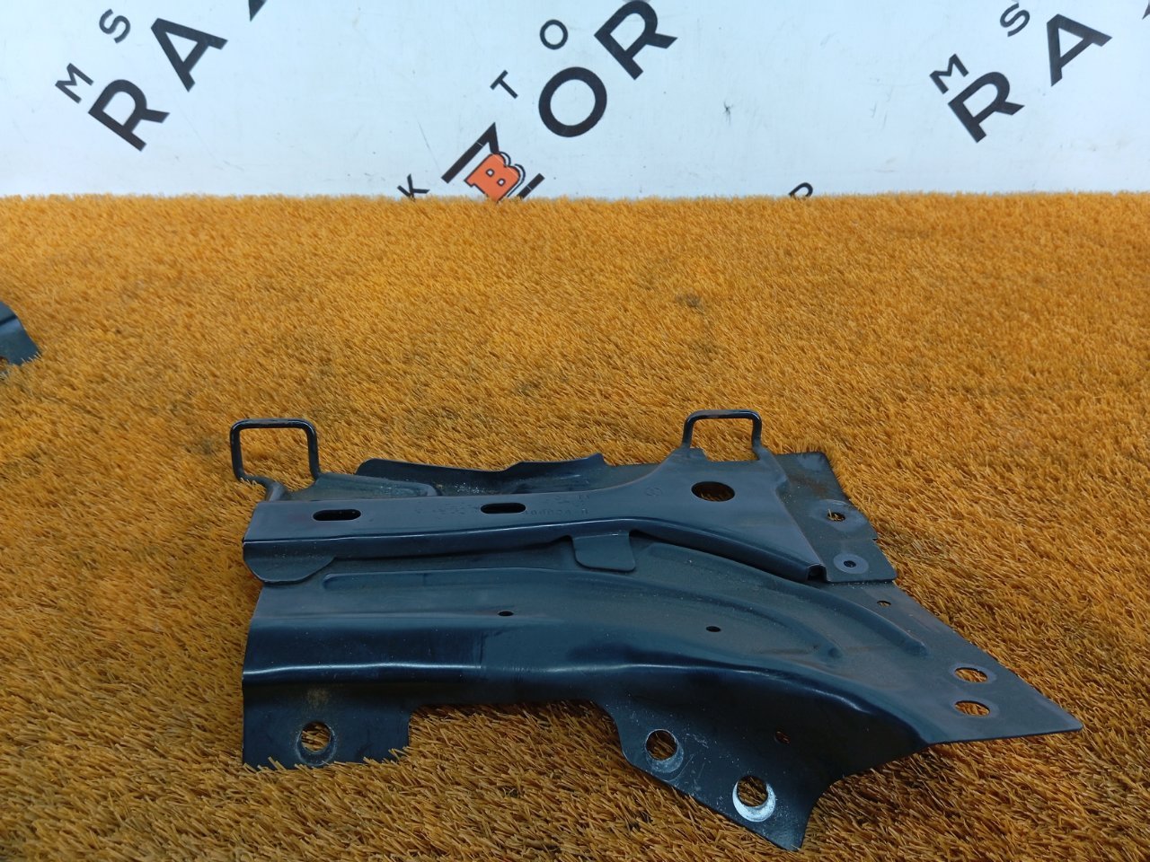 Крепление сиденья