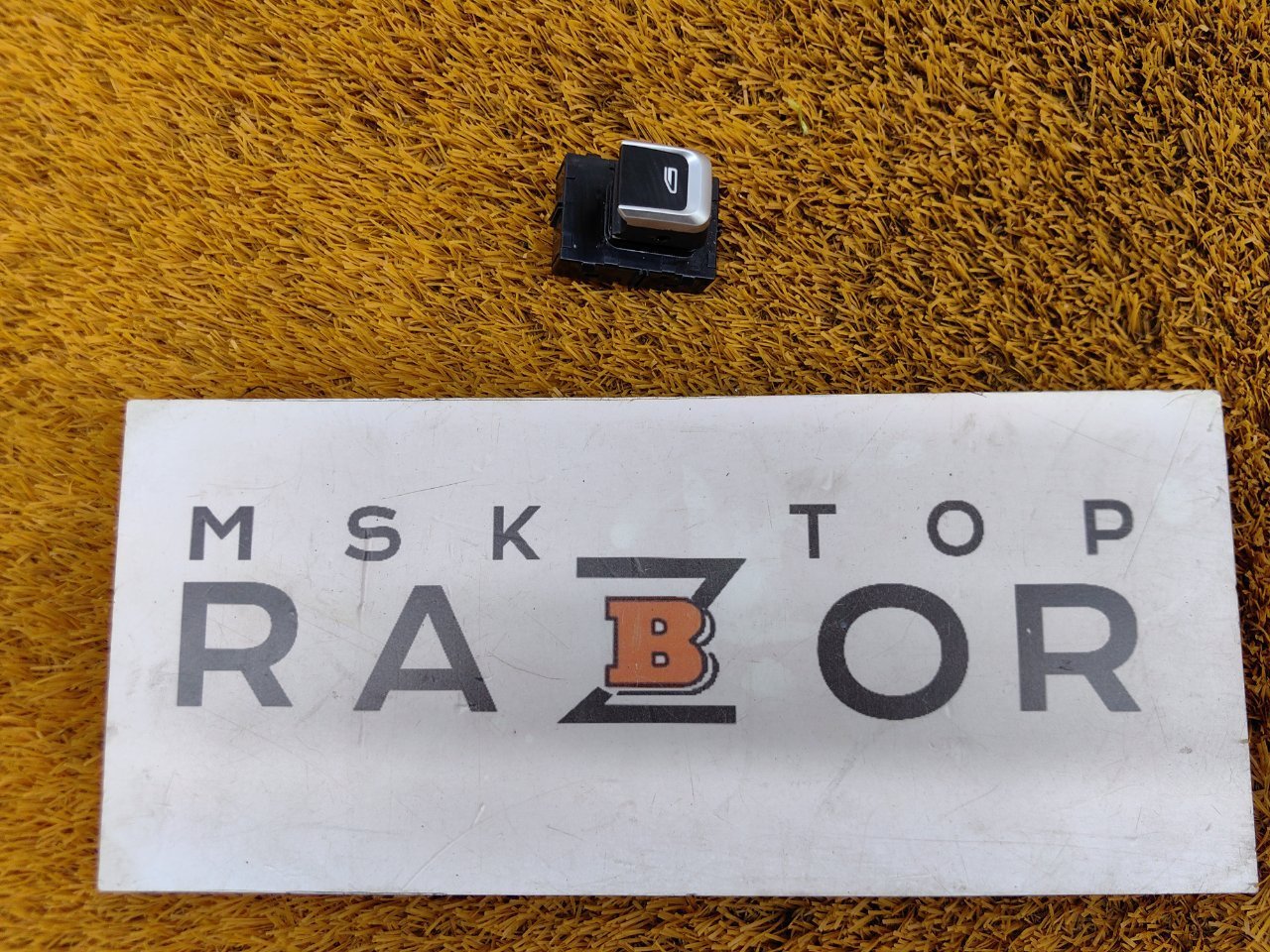 Кнопка стеклоподъемника