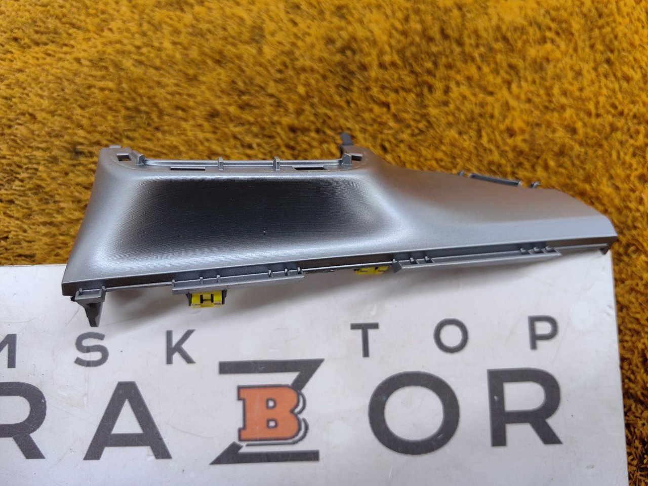 Декоративная накладка торпедо