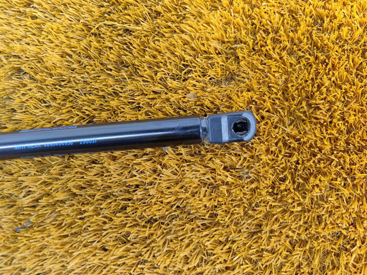 Амортизатор крышки багажника