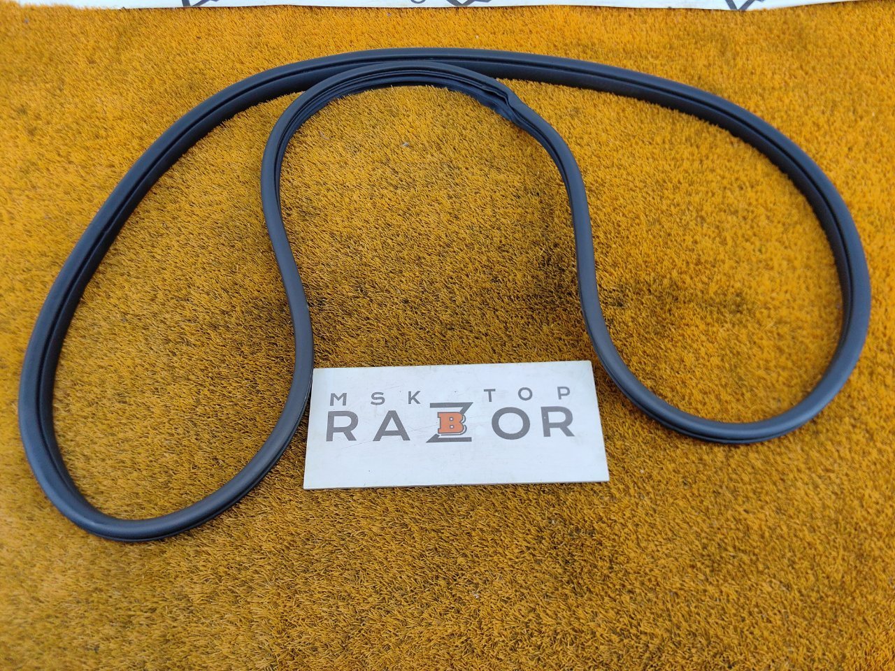 Уплотнитель проема двери