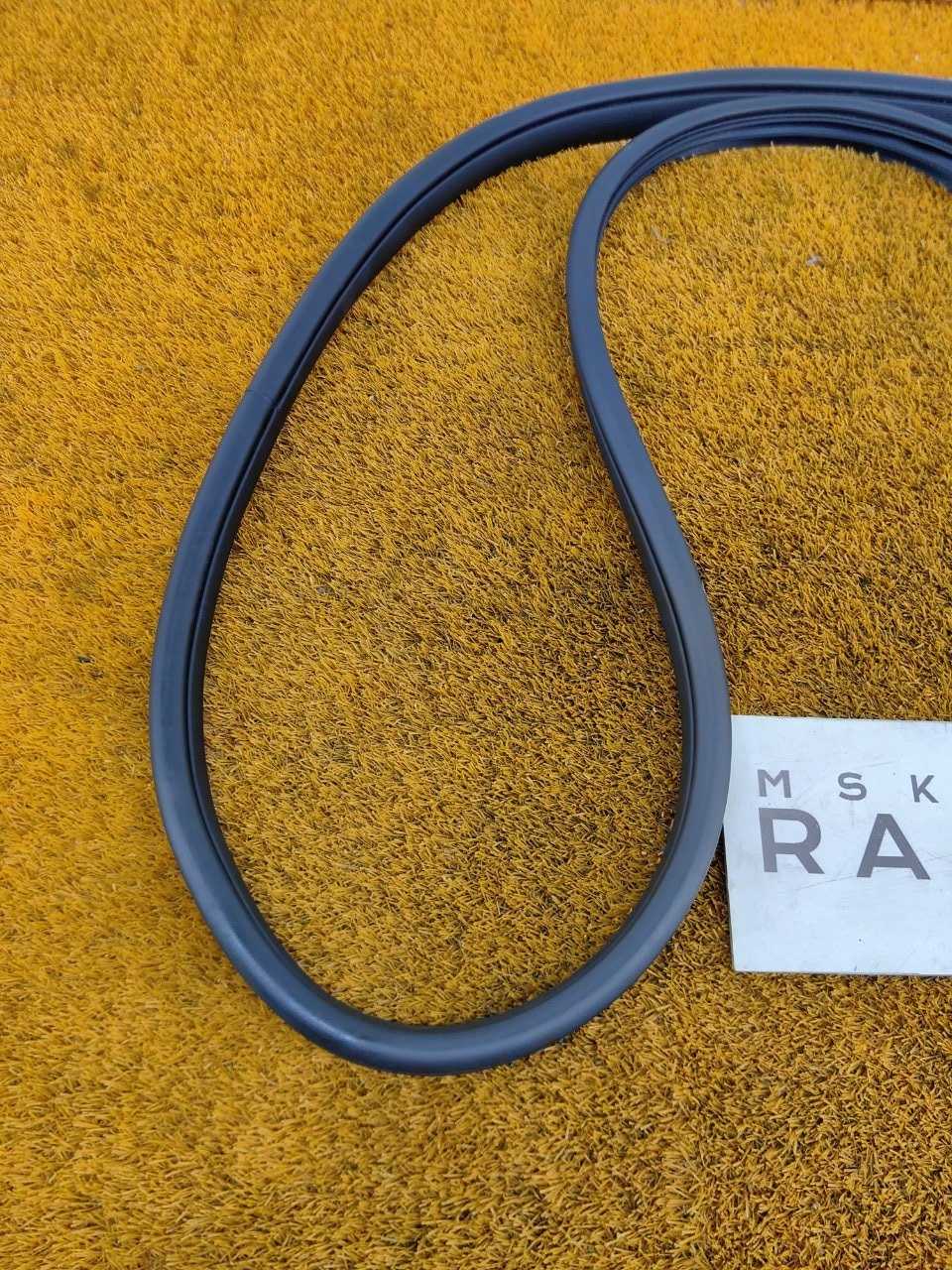 Уплотнитель проема двери