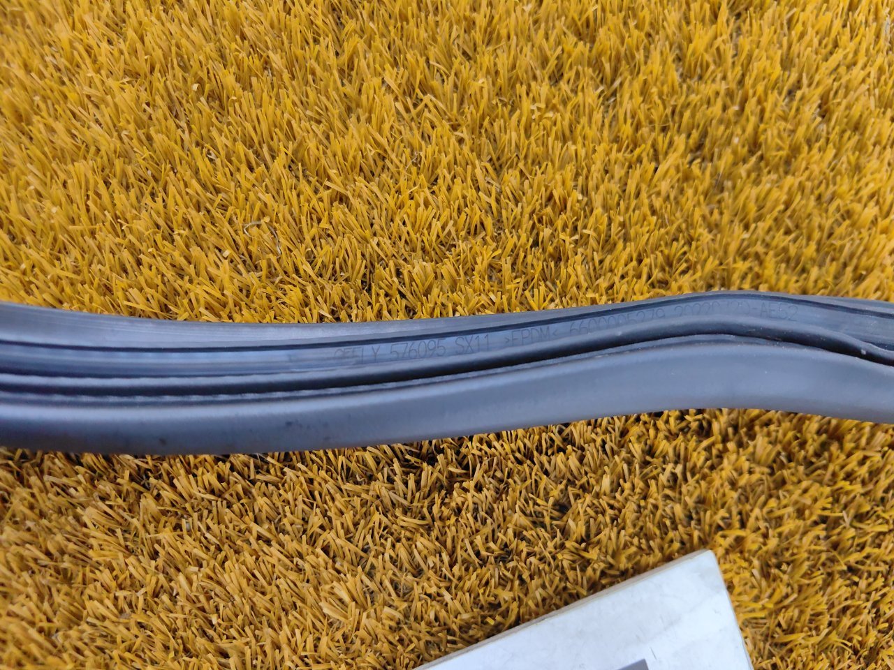 Уплотнитель проема двери