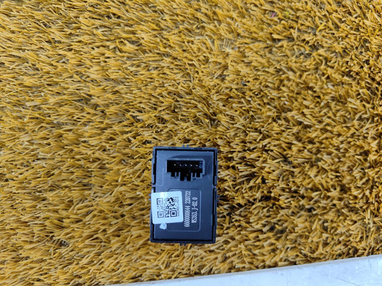 Кнопка стеклоподъемника