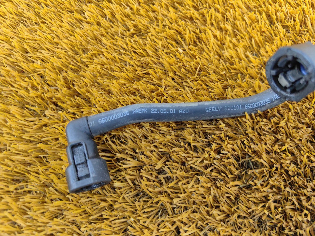 Трубка картерных газов