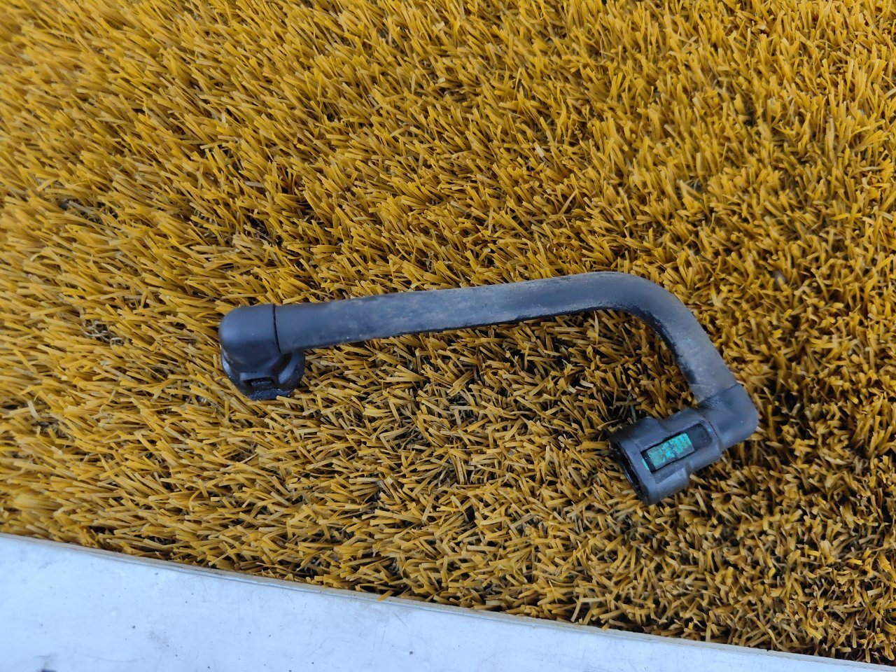 Трубка картерных газов