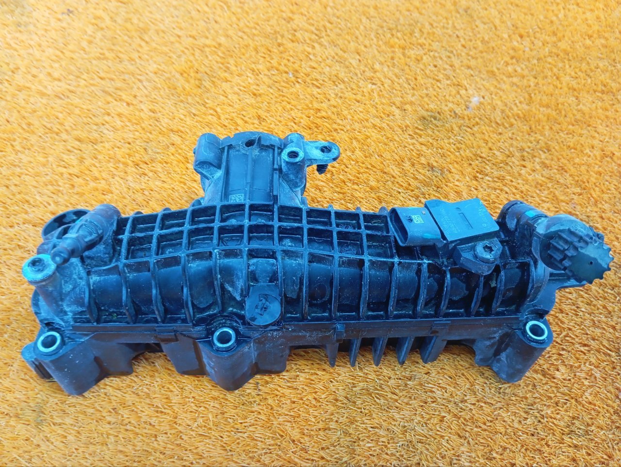 Коллектор впускной