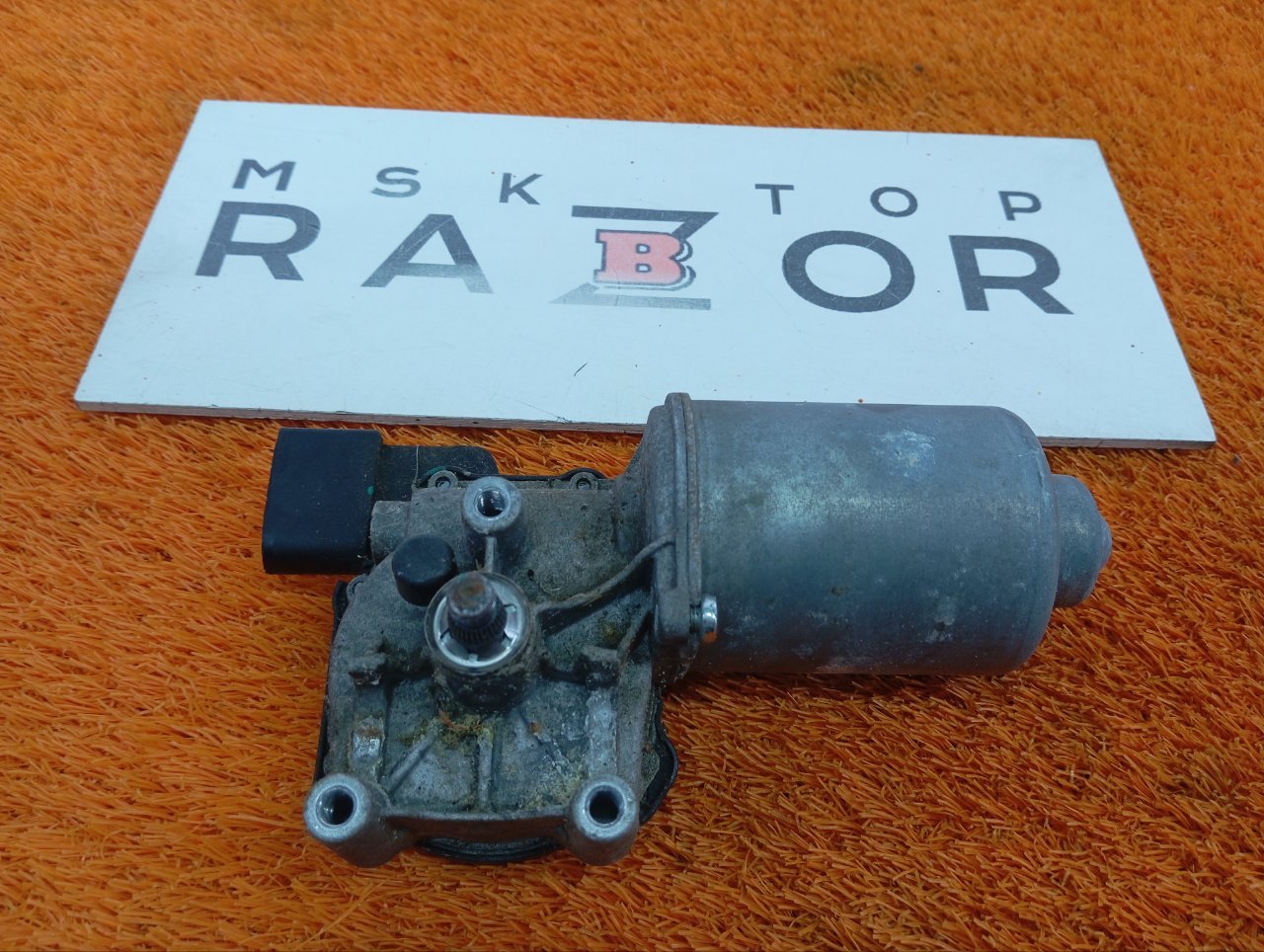 Мотор стеклоочистителя