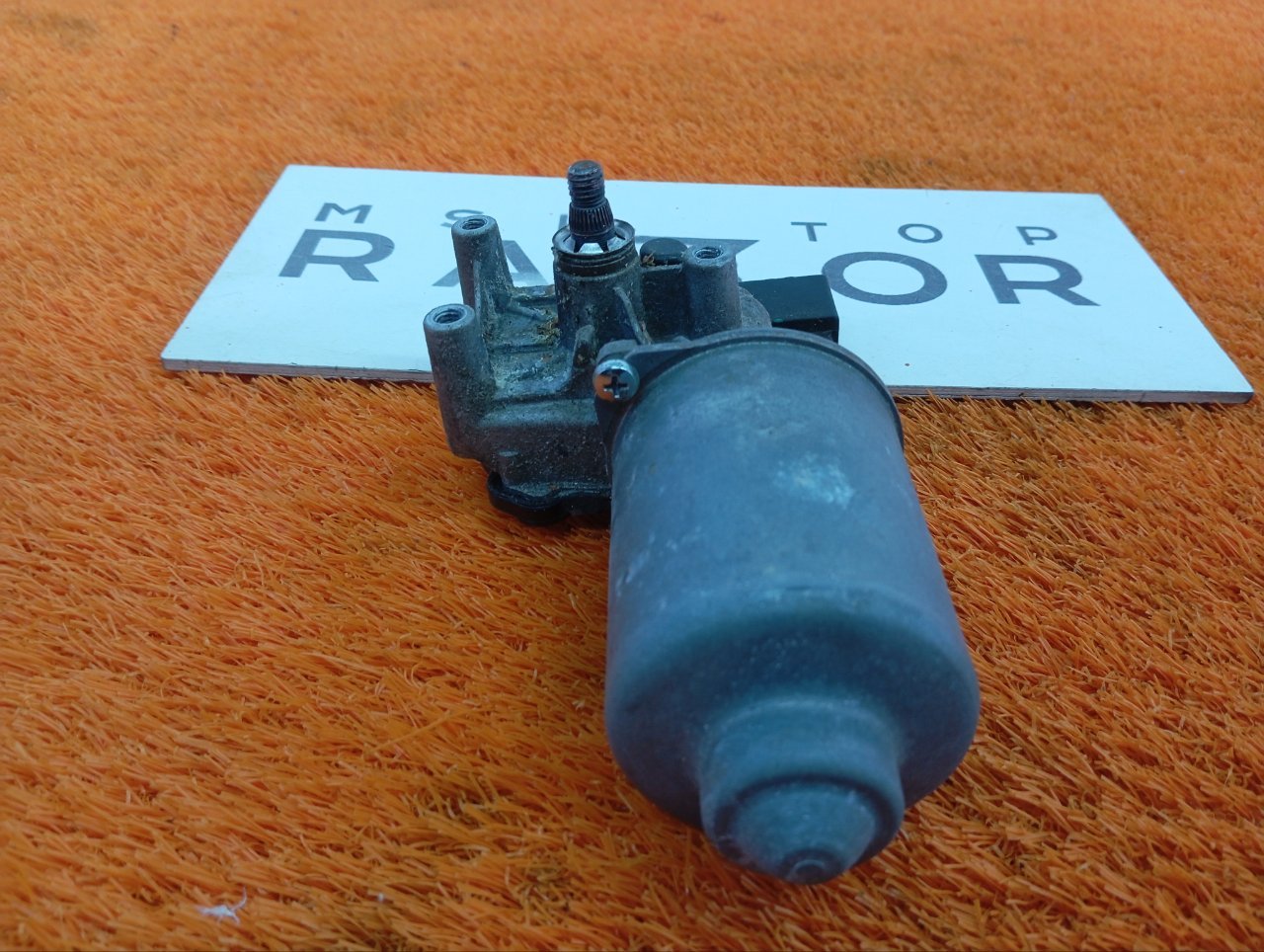 Мотор стеклоочистителя