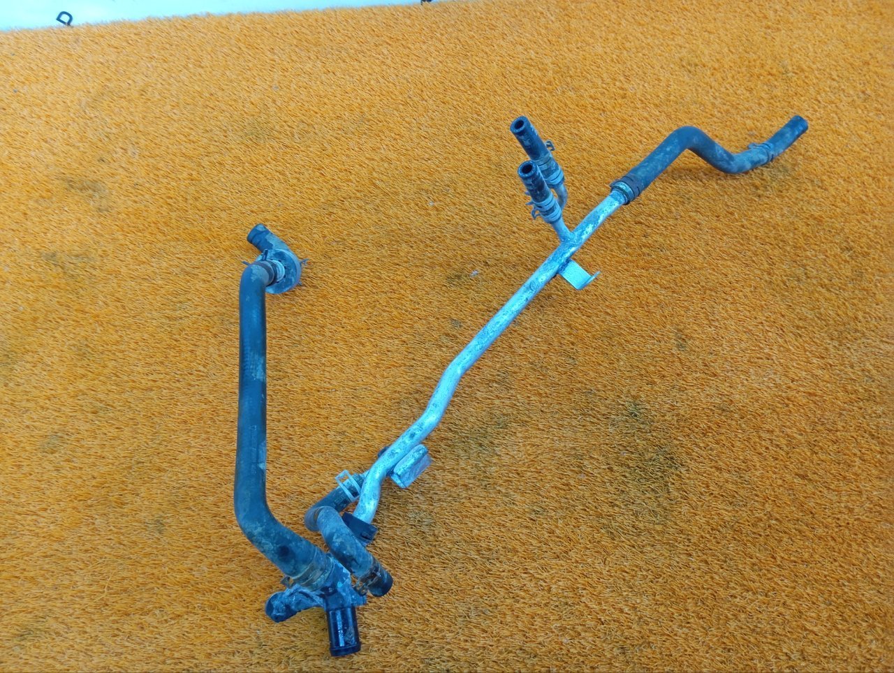 Трубка системы охлаждения