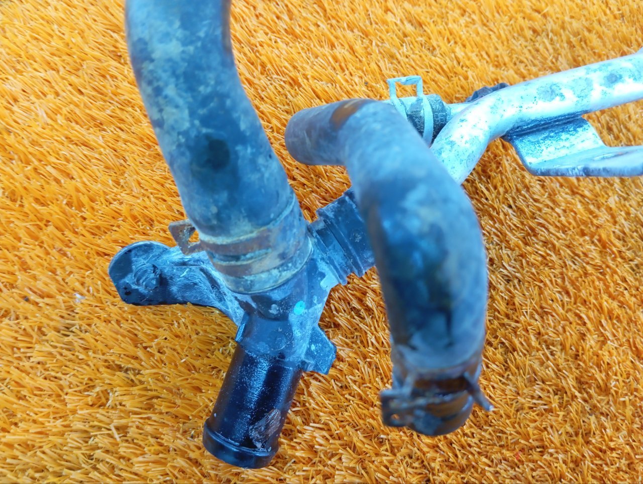 Трубка системы охлаждения