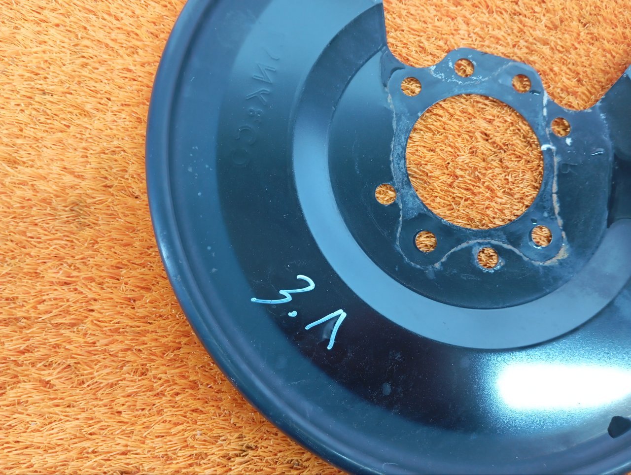 Пыльник тормозного диска