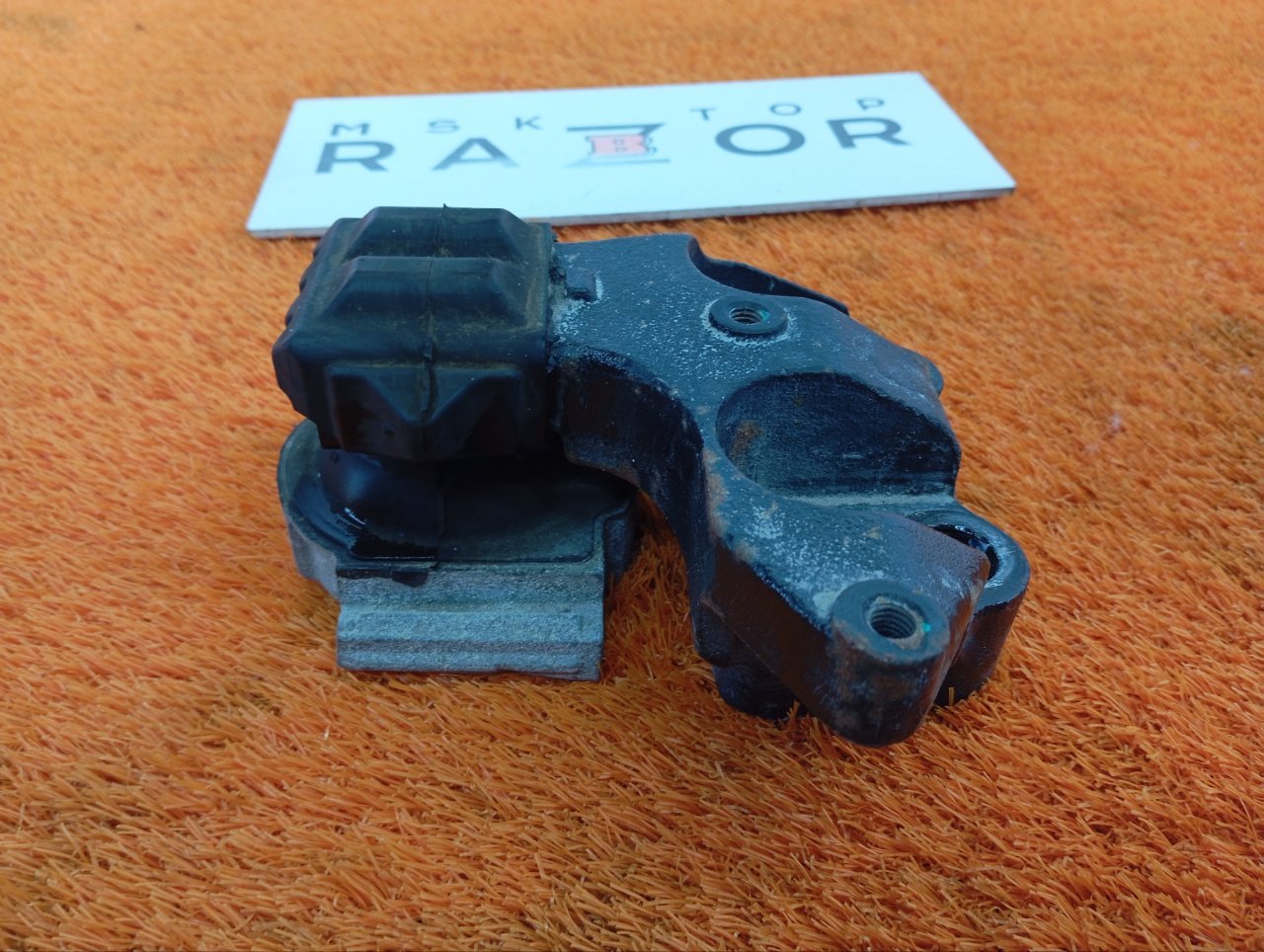 Опора двигателя