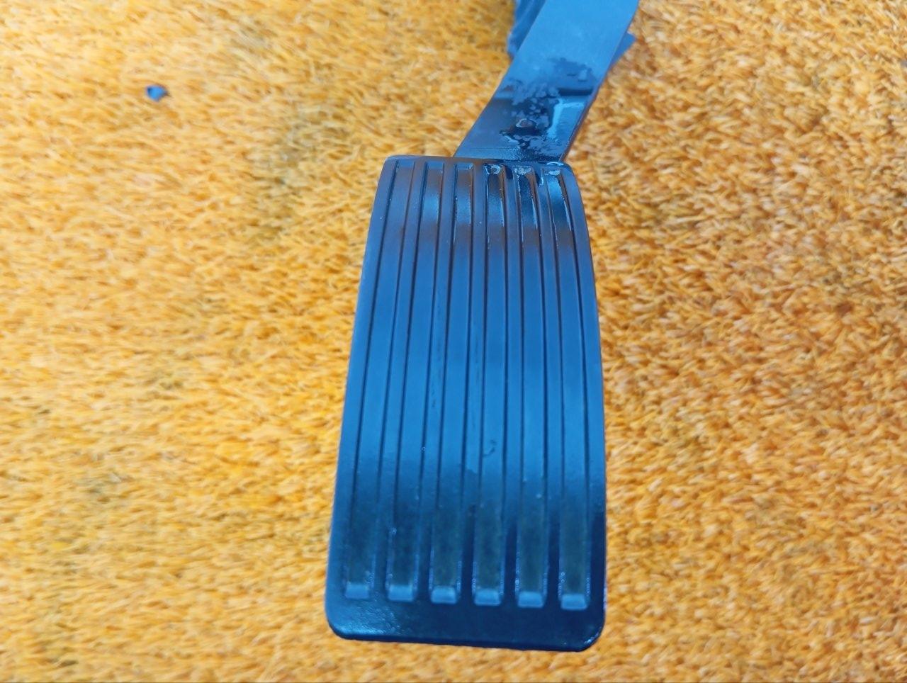 Педаль газа