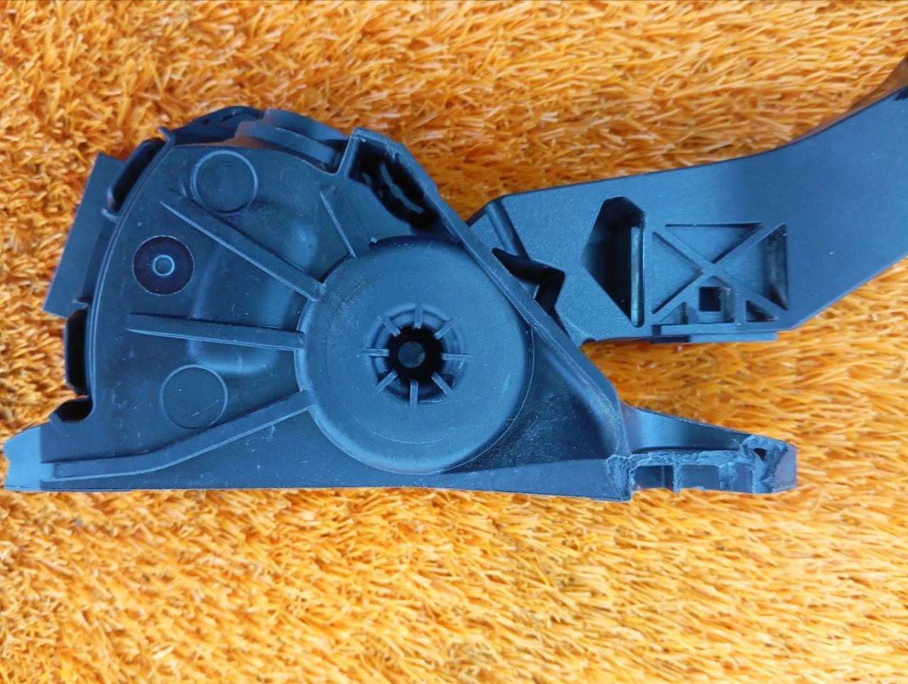 Педаль газа