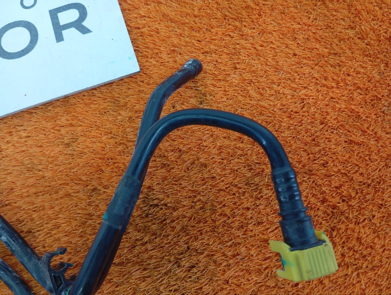 Трубка топливная