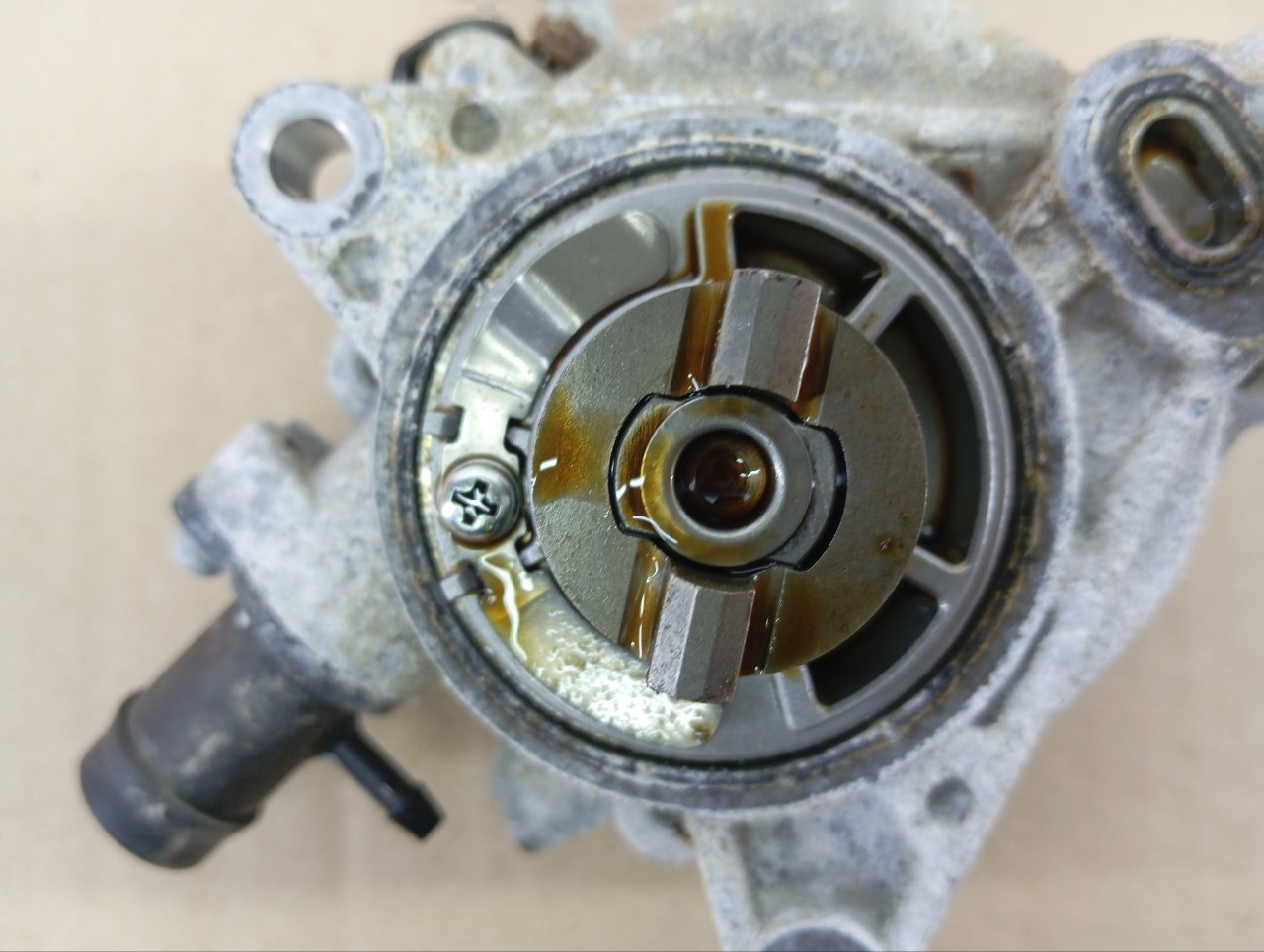 Насос вакуумный