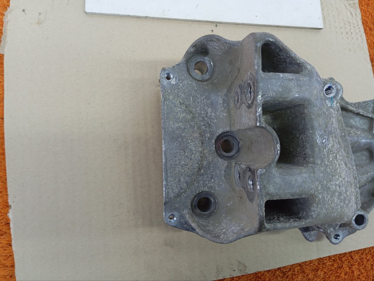 Кронштейн двигателя